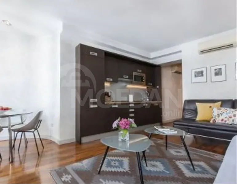 Сдам 5-комн. квартиру 220м² 5/6 эт. Тбилиси - изображение 2