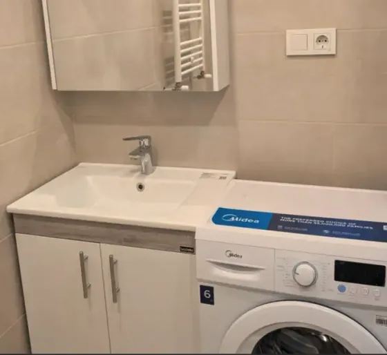 ქირავდება 2 ოთახიანი ბინა 55მ² 5/12 სართ თბილისი