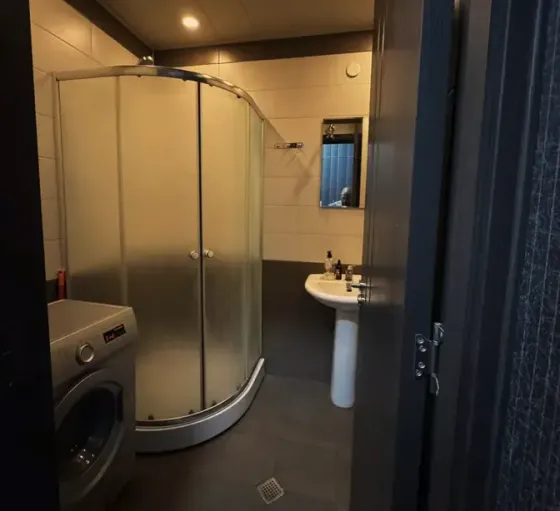 ქირავდება 3 ოთახიანი ბინა 55მ² 5/12 სართ თბილისი