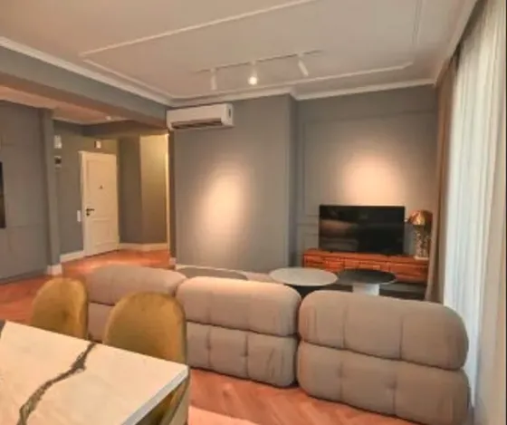 ქირავდება 3 ოთახიანი ბინა 125მ² 12/20 სართ თბილისი