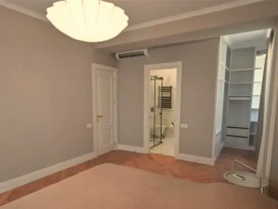 ქირავდება 3 ოთახიანი ბინა 125მ² 12/20 სართ თბილისი