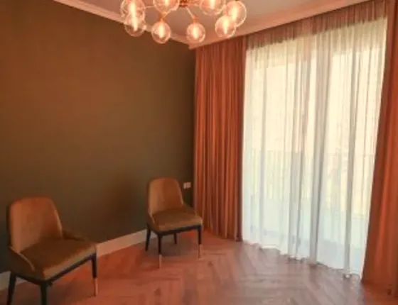 ქირავდება 3 ოთახიანი ბინა 125მ² 12/20 სართ თბილისი