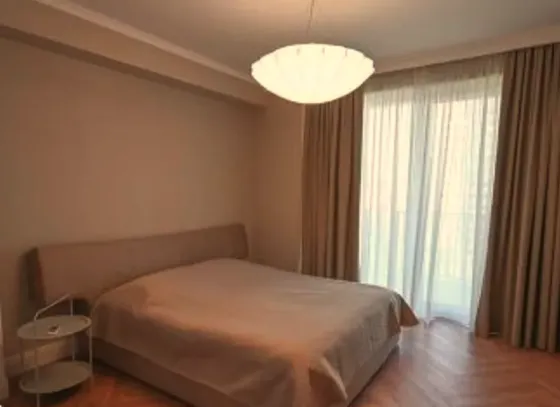 ქირავდება 3 ოთახიანი ბინა 125მ² 12/20 სართ თბილისი