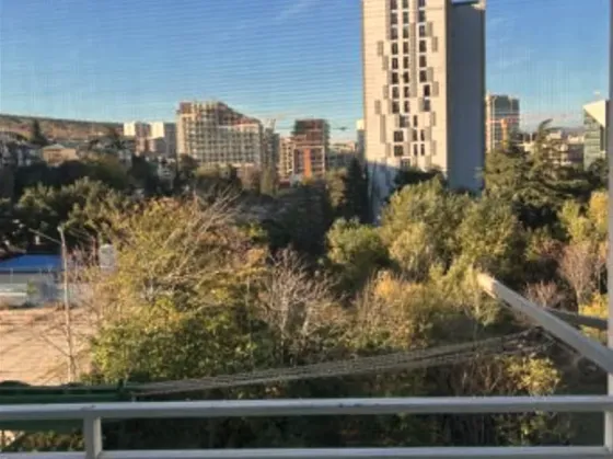 ქირავდება 3 ოთახიანი ბინა 80მ² 6/10 სართ თბილისი