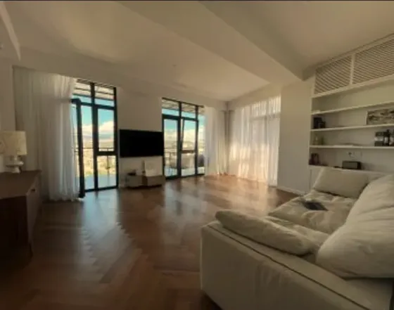 ქირავდება 3 ოთახიანი ბინა 130მ² 6/10 სართ თბილისი