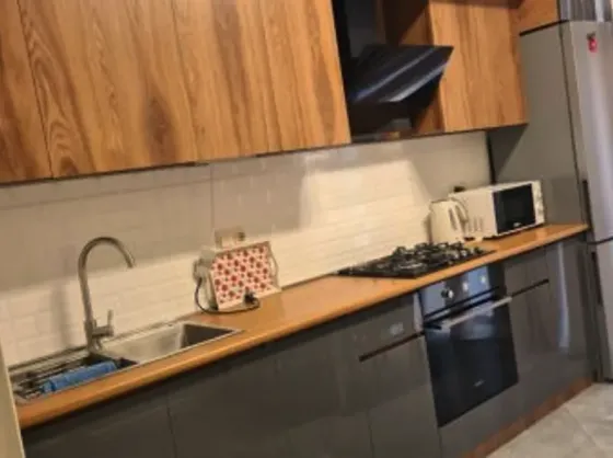 ქირავდება 3 ოთახიანი ბინა 112მ² 2/8 სართ თბილისი