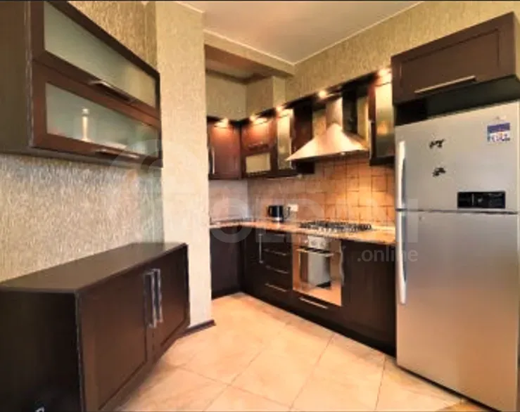 ქირავდება 3 ოთახიანი ბინა 85მ² 10/11 სართ თბილისი - photo 1