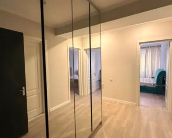 ქირავდება 3 ოთახიანი ბინა 80მ² 9/17 სართ თბილისი