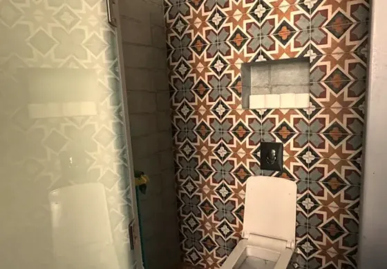 ქირავდება 2 ოთახიანი ბინა 65მ² 2/2 სართ თბილისი