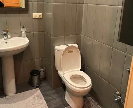 ქირავდება 3 ოთახიანი ბინა 140მ² 5/12 სართ თბილისი