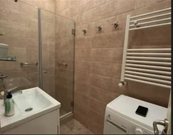 ქირავდება 3 ოთახიანი ბინა 93მ² 3/5 სართ თბილისი