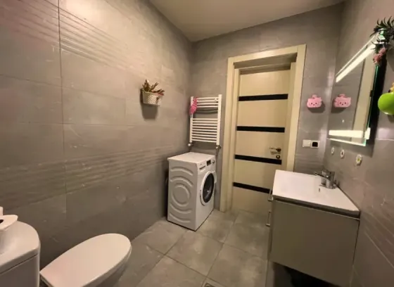 ქირავდება 2 ოთახიანი ბინა 70მ² 3/8 სართ თბილისი