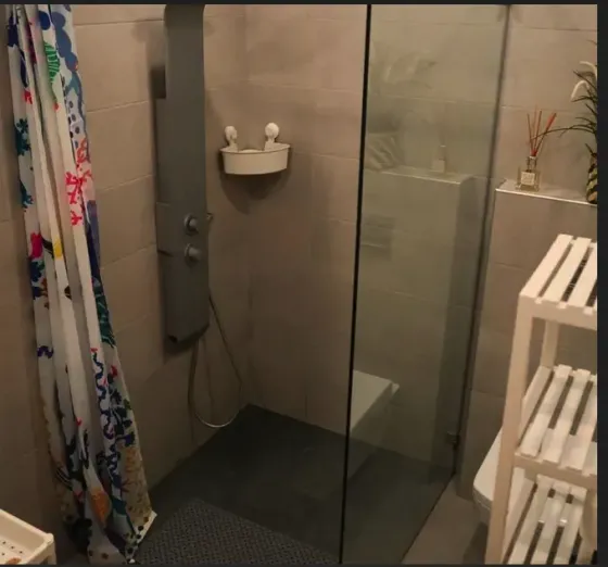 ქირავდება 5 ოთახიანი ბინა 250მ² 2/3 სართ თბილისი