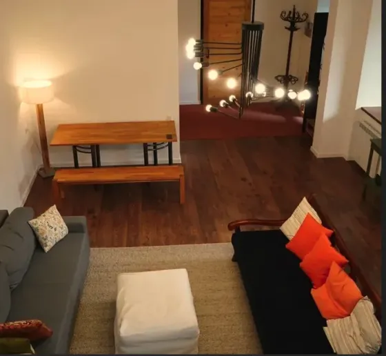 ქირავდება 5 ოთახიანი ბინა 250მ² 2/3 სართ თბილისი