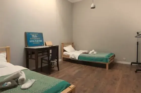 ქირავდება 5 ოთახიანი ბინა 250მ² 2/3 სართ თბილისი