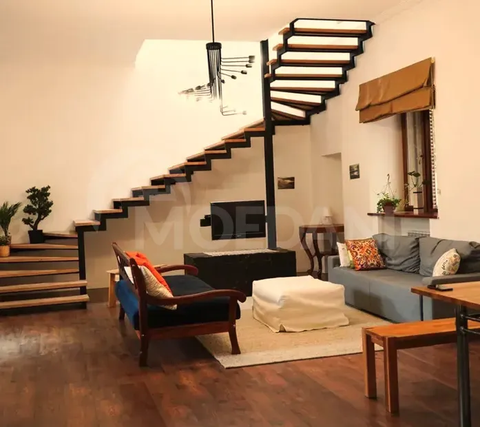 ქირავდება 5 ოთახიანი ბინა 250მ² 2/3 სართ თბილისი - photo 1