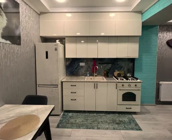 ქირავდება 2 ოთახიანი ბინა 40მ² 4/5 სართ თბილისი