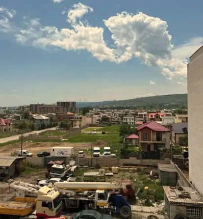 ქირავდება 2 ოთახიანი ბინა 40მ² 4/5 სართ თბილისი