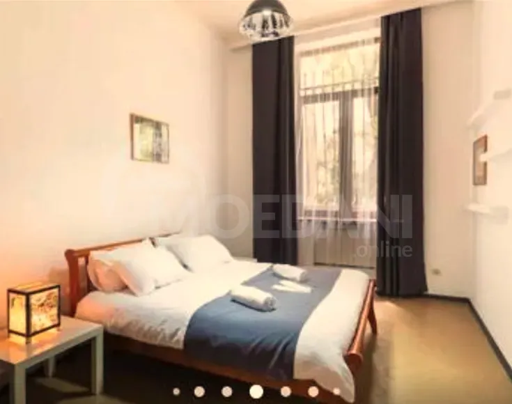 Apartments For Rent four-room 90м² 1/5 floor Tbilisi - photo 1
