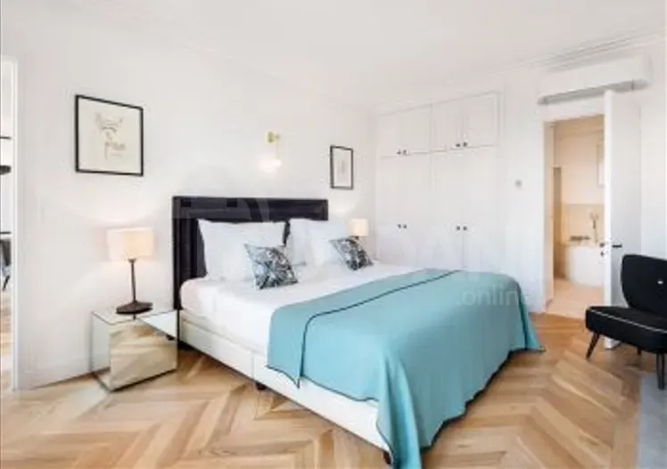 Сдам 4-комн. квартиру на сутки в Тбилиси  100м² 3/3 эт. Тбилиси - изображение 1