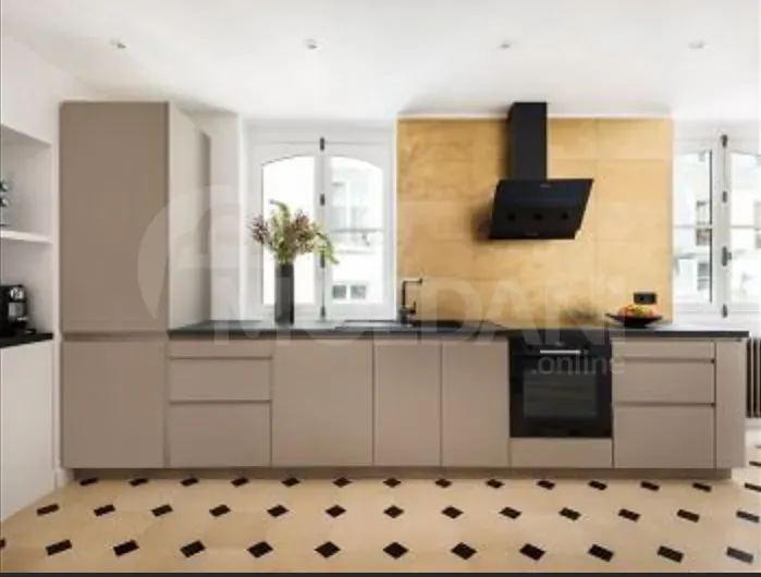 Сдам 4-комн. квартиру на сутки в Тбилиси  100м² 3/3 эт. Тбилиси - изображение 4