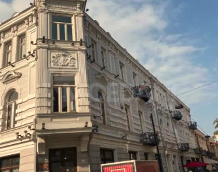 Apartments For Rent three-room 140м² 3/4 floor Tbilisi - photo 1