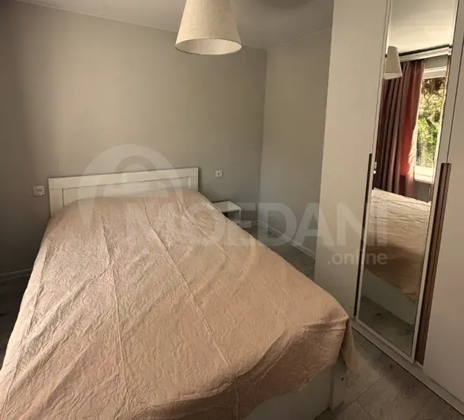 ქირავდება 2 ოთახიანი ბინა 40მ² 2/5 სართ თბილისი - photo 8