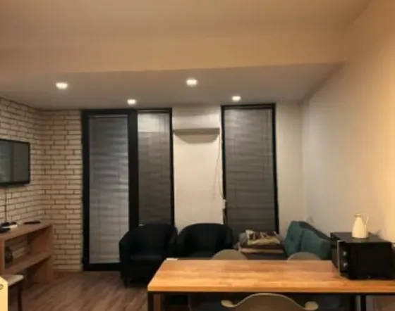 ქირავდება 2 ოთახიანი ბინა 63მ² 5/10 სართ თბილისი