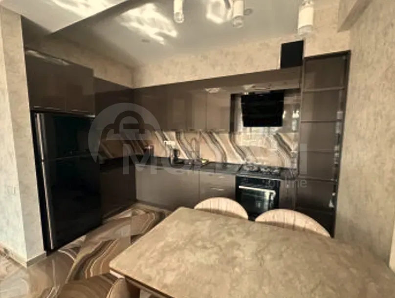 ქირავდება 2 ოთახიანი ბინა 70მ² 8/10 სართ თბილისი - photo 3