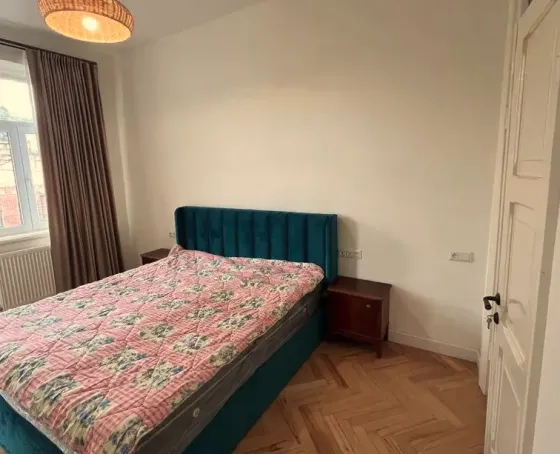Apartments For Rent three-room 80м² 3/5 floor Tbilisi