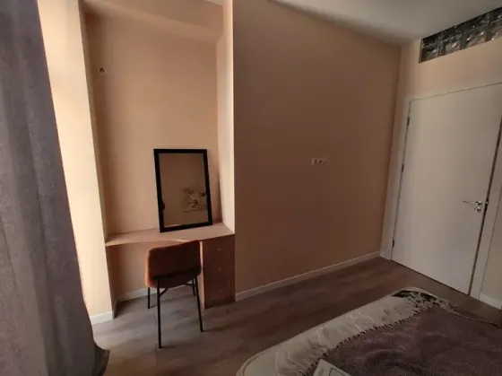 ქირავდება 2 ოთახიანი ბინა 50მ² 4/8 სართ თბილისი