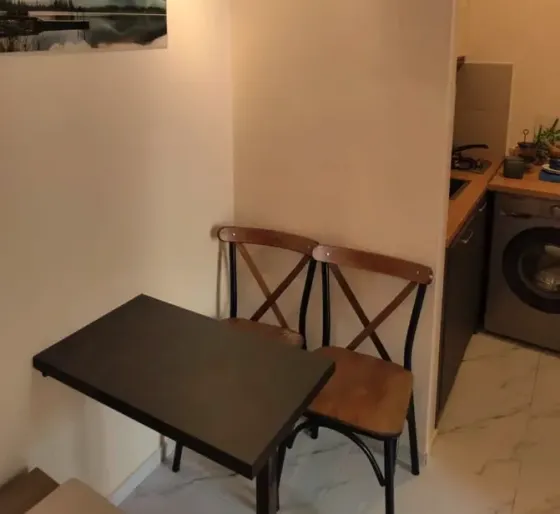 ქირავდება 2 ოთახიანი ბინა 50მ² 4/8 სართ თბილისი