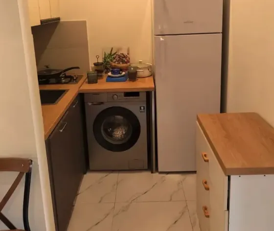 ქირავდება 2 ოთახიანი ბინა 50მ² 4/8 სართ თბილისი