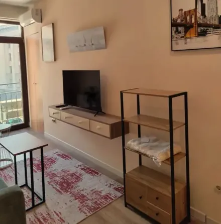 ქირავდება 2 ოთახიანი ბინა 50მ² 4/8 სართ თბილისი