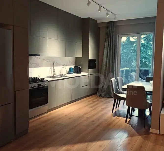 ქირავდება 4 ოთახიანი ბინა 140მ² 3/9 სართ თბილისი - photo 1