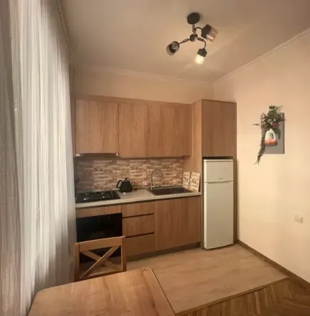 ქირავდება 2 ოთახიანი ბინა 41მ² 2/5 სართ თბილისი