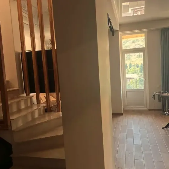 ქირავდება 5 ოთახიანი ბინა 180მ² 12/13 სართ თბილისი