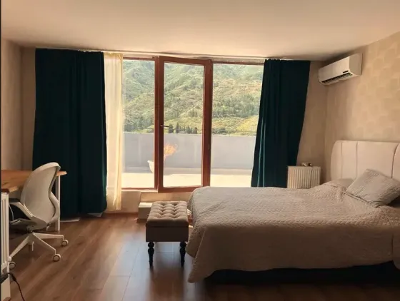 ქირავდება 5 ოთახიანი ბინა 180მ² 12/13 სართ თბილისი