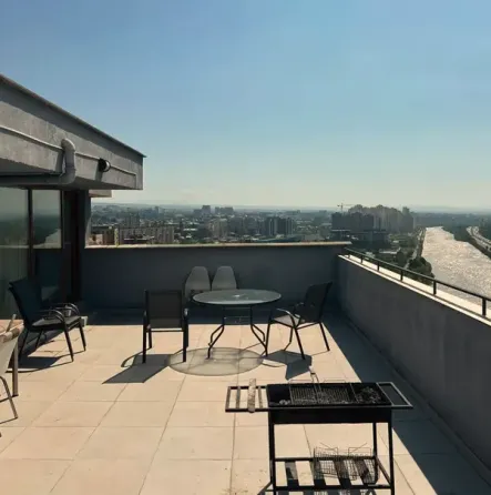 ქირავდება 5 ოთახიანი ბინა 180მ² 12/13 სართ თბილისი