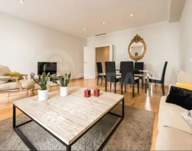 Сдам 4-комн. квартиру 140м² 4/5 эт. Тбилиси - изображение 1