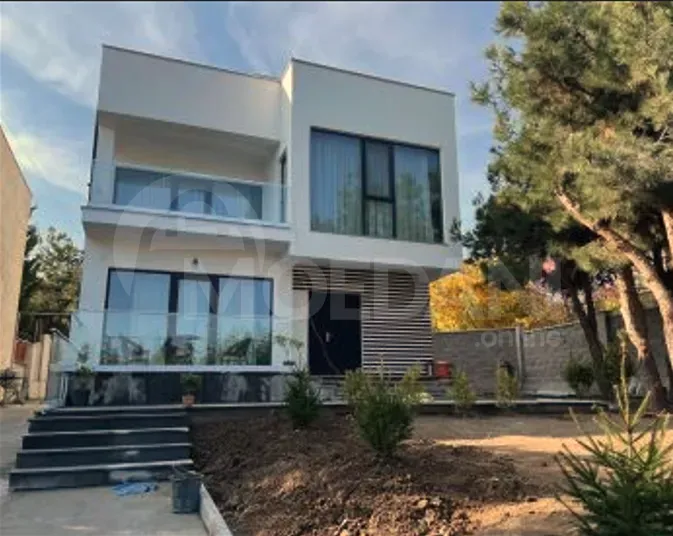 ქირავდება სახლი 300м² თბილისი - photo 1