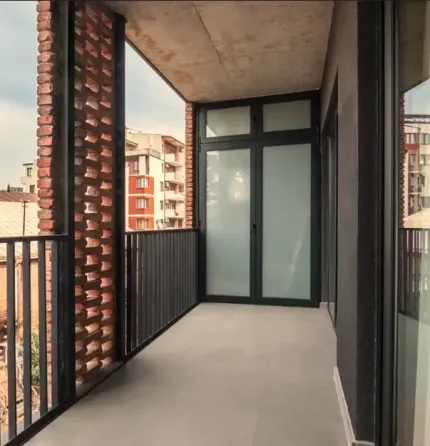 ქირავდება 2 ოთახიანი ბინა 74მ² 3/6 სართ თბილისი