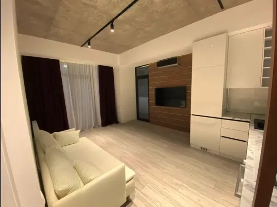 ქირავდება 2 ოთახიანი ბინა 60მ² 2/20 სართ თბილისი