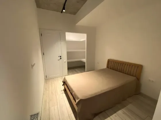 ქირავდება 2 ოთახიანი ბინა 60მ² 2/20 სართ თბილისი