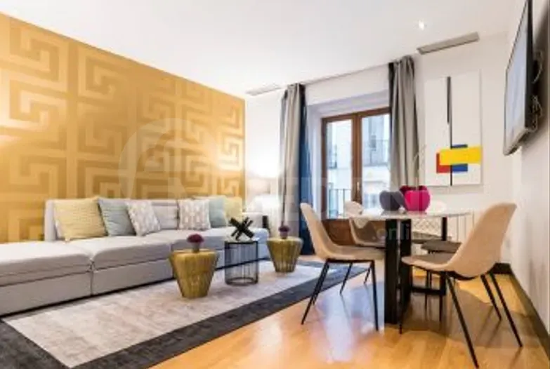 Apartments For Rent five-room 223м² 4/6 floor Tbilisi - photo 1