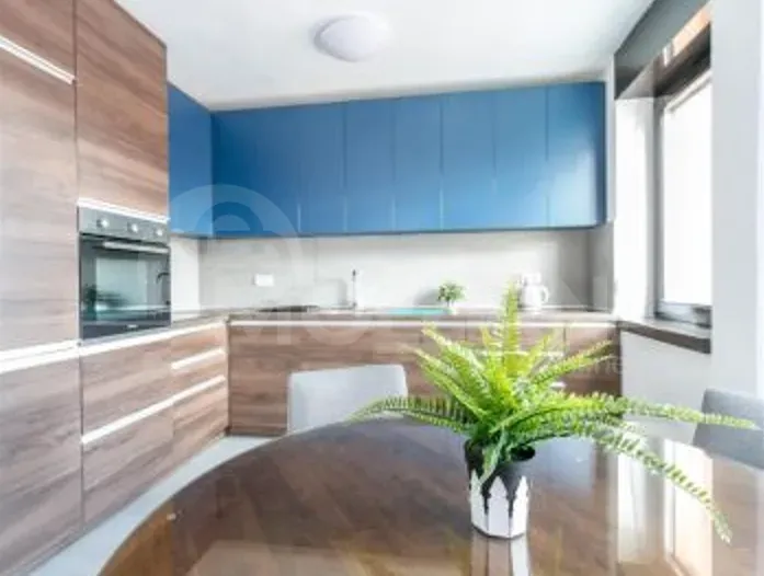 Apartments For Rent three-room 122м² 5/5 floor Tbilisi - photo 2