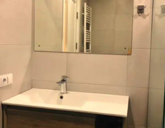 ქირავდება 2 ოთახიანი ბინა 50მ² 11/17 სართ თბილისი