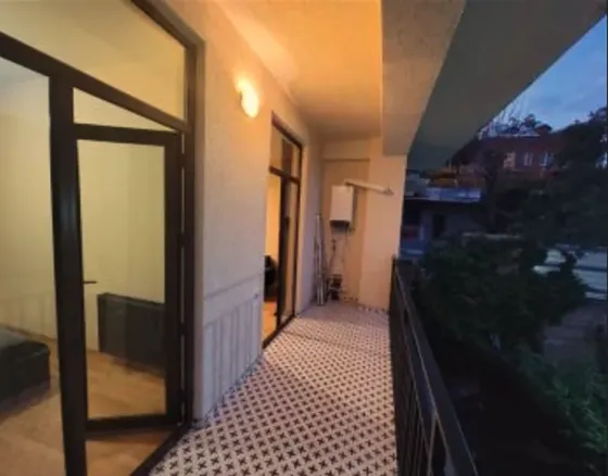 ქირავდება 2 ოთახიანი ბინა 52მ² 2/9 სართ თბილისი