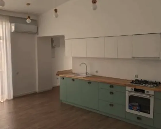 ქირავდება 2 ოთახიანი ბინა 65მ² 13/13 სართ თბილისი