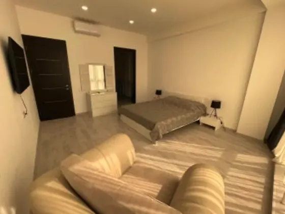 ქირავდება 5 ოთახიანი ბინა 120მ² 8/12 სართ თბილისი